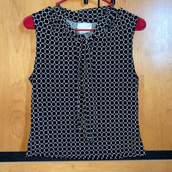 Box of 3 Women’s Sleeveless Blouses - Picture 4 of 4